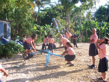 dominicanrepublicplaygroundcentrodeensenanzacoral